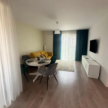 Northern Sky - Cloud 9 Apartment